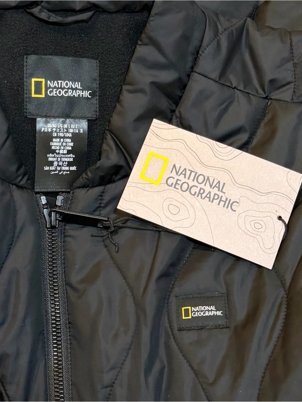 NEW NATIONAL GEOGRAPHIC FROM DISNEY PARKS FULL ZIP VEST IN BLACK SIZE LARGE